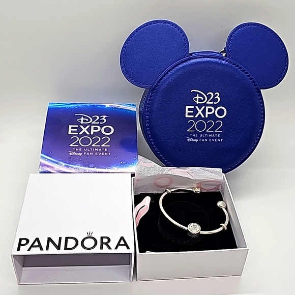 Disney x Pandora NWTS D23 Expo Fan Event Bracelet Charm and RARE Box - Picture 1 of 13
